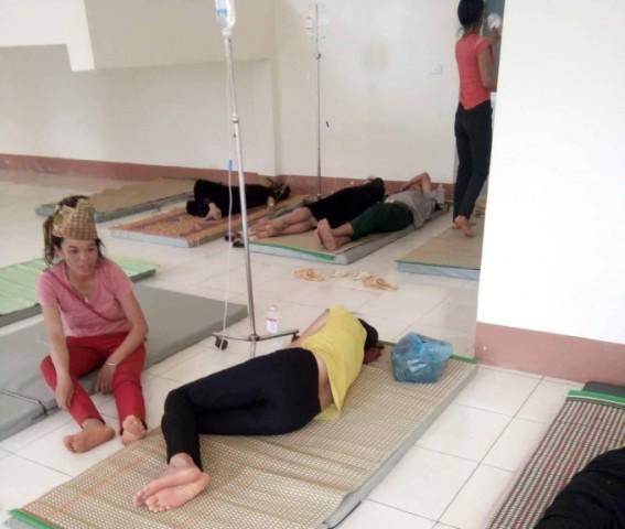 Vụ ngộ độc tập thể sau khi ăn cỗ cưới: Số người nhập viện tăng lên 141-2