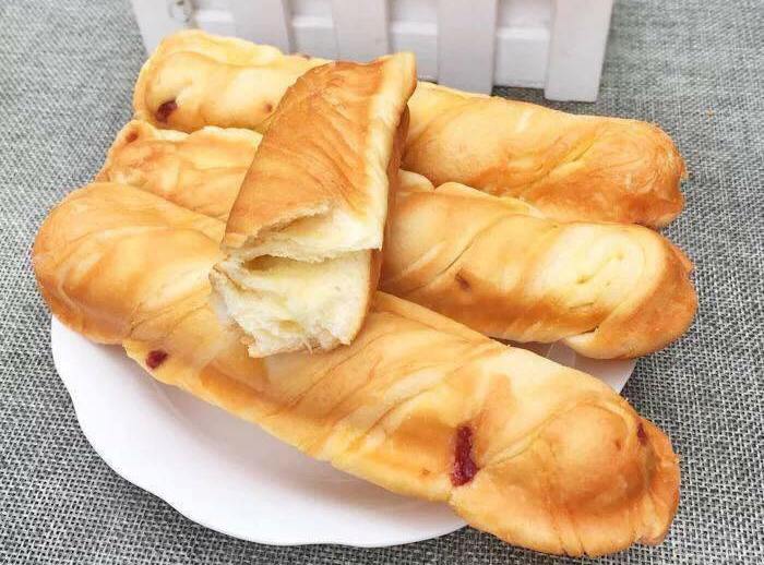 Bánh mì que 3.000 đồng/chiếc: Hàng Tàu 6 tháng không hỏng-2
