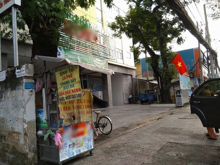 Những câu chuyện phía sau thùng tiền Bạn gặp khó khăn, lấy 3 tờ ở Sài Gòn: Từng có nhóm thanh niên đem bịch nilon tới hốt!-2