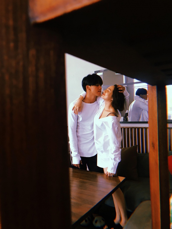 Sau khi phủ nhận tin đồn hẹn hò với Bùi Tiến Dũng, Bảo Anh lộ ảnh tình tứ bên trai lạ-8