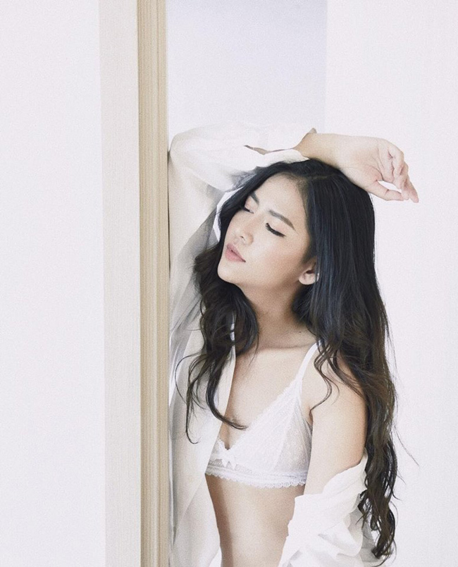 Tiểu thư con nhà giàu gợi cảm trong căn nhà tiền tỷ mới tậu-2