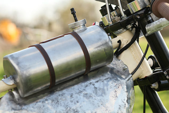 Huyền thoại Honda Super Cub hóa nữ thần nóng tính nhất-6