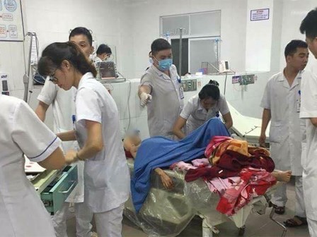Chồng chém vợ dã man vào mặt, cổ... dẫn đến nguy kịch