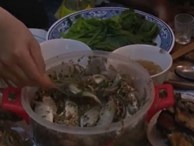 Kinh hãi món 'cá nhảy' tanh tách trong cổ họng dân nhậu ở Sơn La