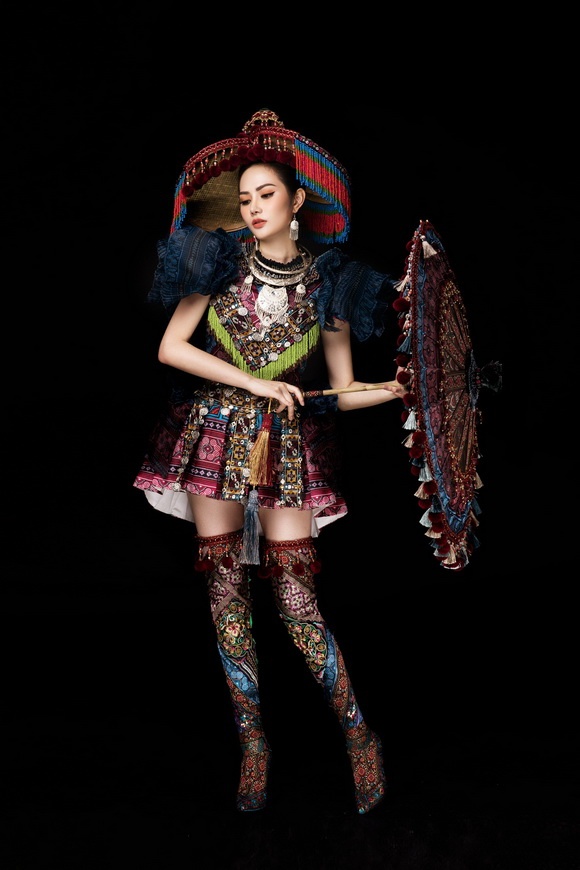 Diệu Linh chọn trang phục H’Mông thể hiện tại Nữ hoàng Du lịch Quốc tế 2018-12