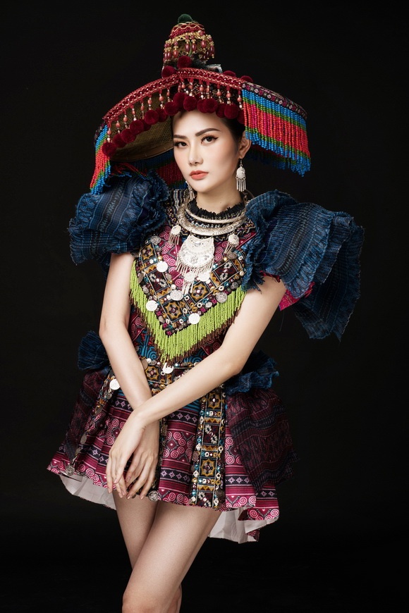 Diệu Linh chọn trang phục H’Mông thể hiện tại Nữ hoàng Du lịch Quốc tế 2018-2