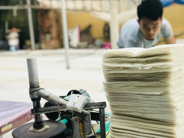 Lấy tiền cưới vợ xây xưởng, 8x trẻ quyết đưa bánh đa nem xuất khẩu-8