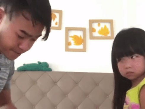 Hóa thân thành Nguyệt trong 'Phía trước là bầu trời' cặp bố con triệu view được 'khen' đáng ghét vì quá giống