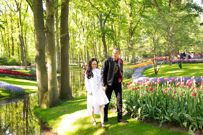 Quách Ngọc Ngoan phong độ, thân mật với Phượng Channel ở Hà Lan-7