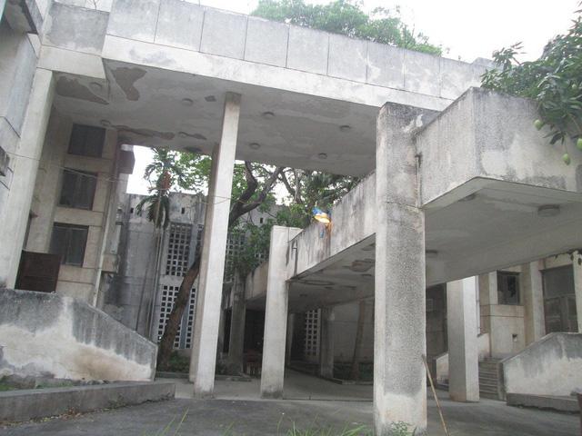 Cận cảnh ngôi nhà ma” số 300 Kim Mã sau gần 30 năm bỏ hoang-8