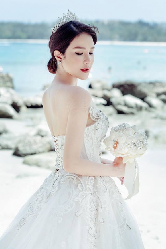 Ngắm bộ ảnh cưới đậm chất ngôn tình của Diệp Lâm Anh và chồng thiếu gia-4