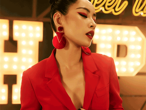 Khẩu chiến thế hệ: giọng hát Chi Pu trong mắt fan nhí và các cụ có khác nhau?