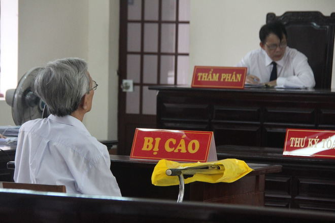 Nguyễn Khắc Thủy cho rằng mình bị vu khống: Tôi chỉ xoa đầu bé gái vì yêu thương chứ không làm gì cả-5