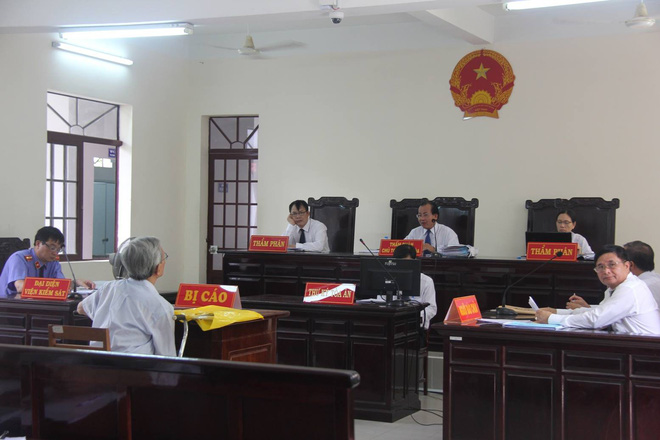Nguyễn Khắc Thủy cho rằng mình bị vu khống: Tôi chỉ xoa đầu bé gái vì yêu thương chứ không làm gì cả-6