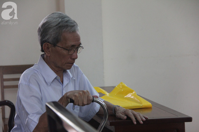 Nguyễn Khắc Thủy cho rằng mình bị vu khống: Tôi chỉ xoa đầu bé gái vì yêu thương chứ không làm gì cả-14