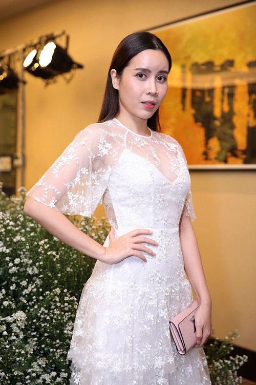 Xuất hiện với diện mạo khác lạ, phải chăng Lưu Hương Giang chạy theo trào lưu độn trán?-3