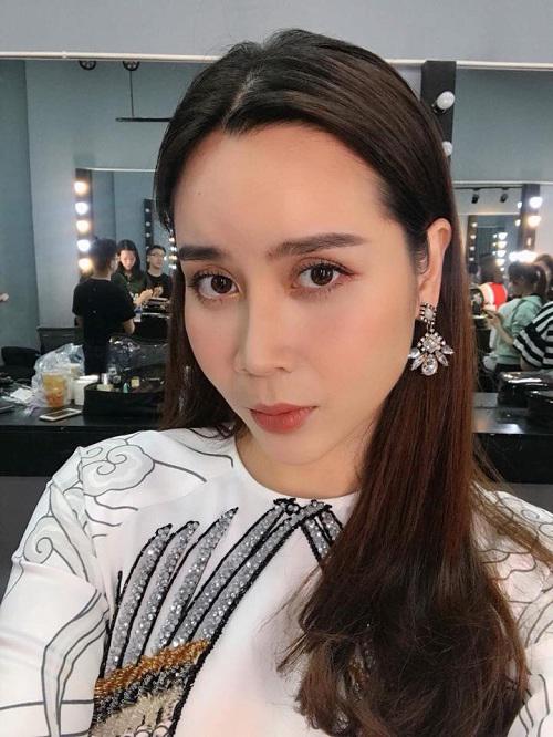 Xuất hiện với diện mạo khác lạ, phải chăng Lưu Hương Giang chạy theo trào lưu độn trán?-4