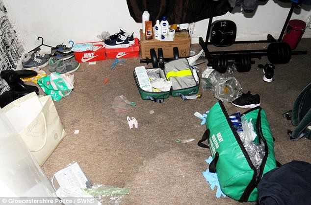 Phát hiện máu trong mắt đứa trẻ 3 tháng tuổi, tố cáo tội ác tày trời của ông bố nhẫn tâm-3