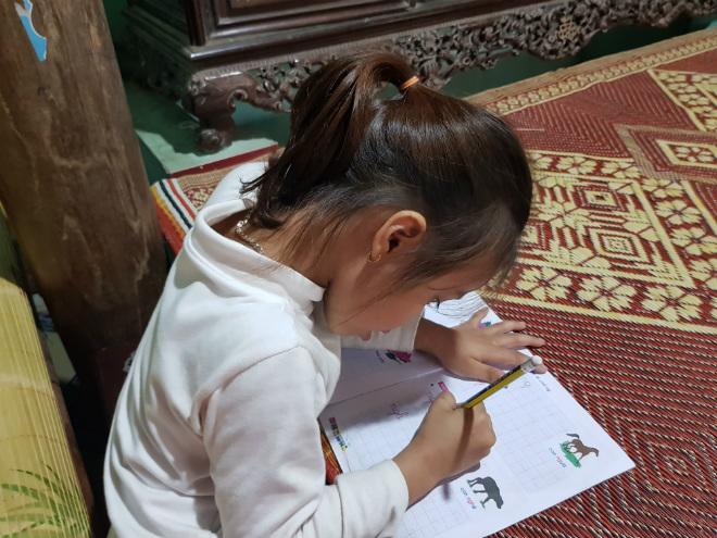 Người chồng có vợ vừa qua đời trong vụ nổ Văn Phú: Tôi sợ thằng út mắc chứng tự kỉ...”-4