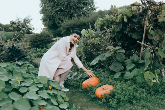 HHen Niê lạc vào xứ sở thần tiên của người lùn-11