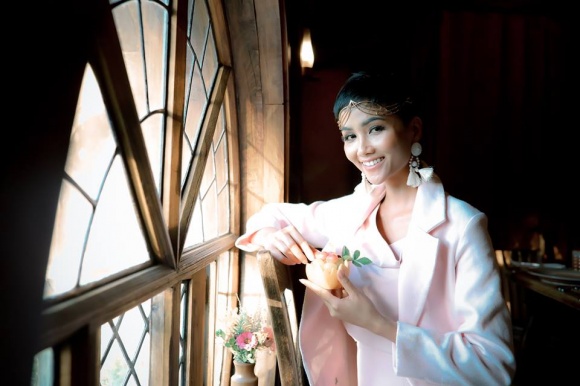 HHen Niê lạc vào xứ sở thần tiên của người lùn-15