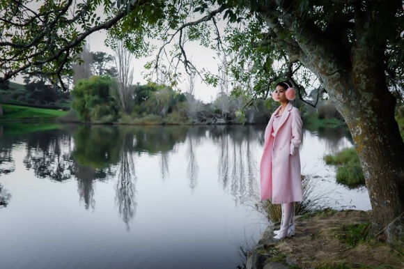 HHen Niê lạc vào xứ sở thần tiên của người lùn-5