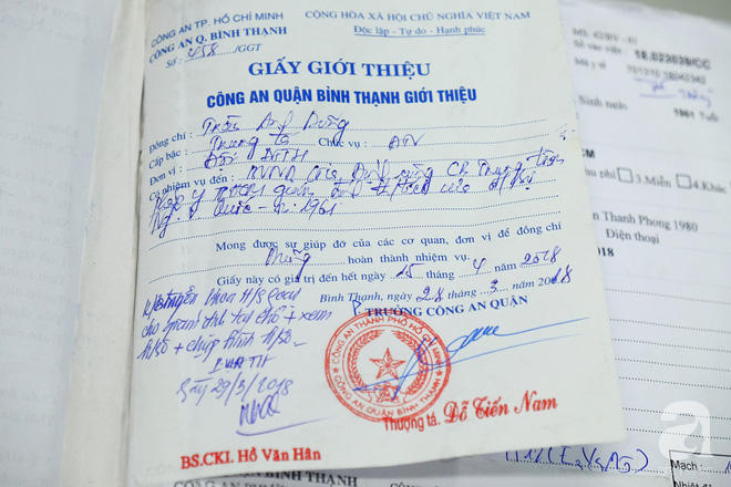 Sau câu hỏi cha chết chưa, vợ chồng con trai bỏ mặc cha già thoi thóp tại BV-2