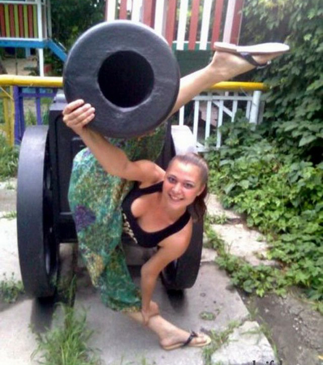 Chóng mặt xem chị em thể hiện tài năng xoạc-7