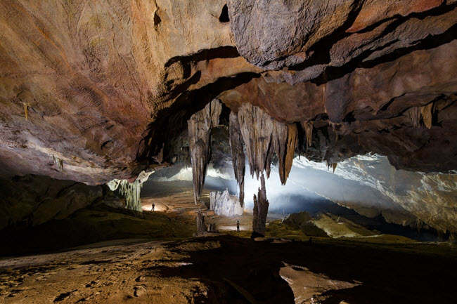 Bên trong những hang động đẹp ngoạn mục ở Việt Nam được báo Anh ca ngợi-13