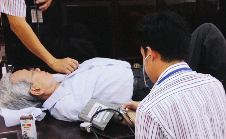 Luật sư của bị cáo 77 tuổi phạm tội dâm ô với trẻ em: Tôi còn muốn toà tuyên vô tội chứ không chỉ giảm xuống 18 tháng tù treo”-4