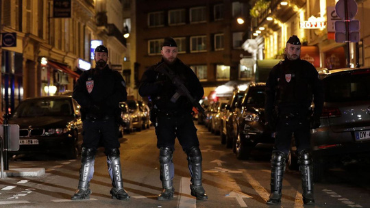 Tấn công khủng bố tại Paris, nhiều người thương vong-1