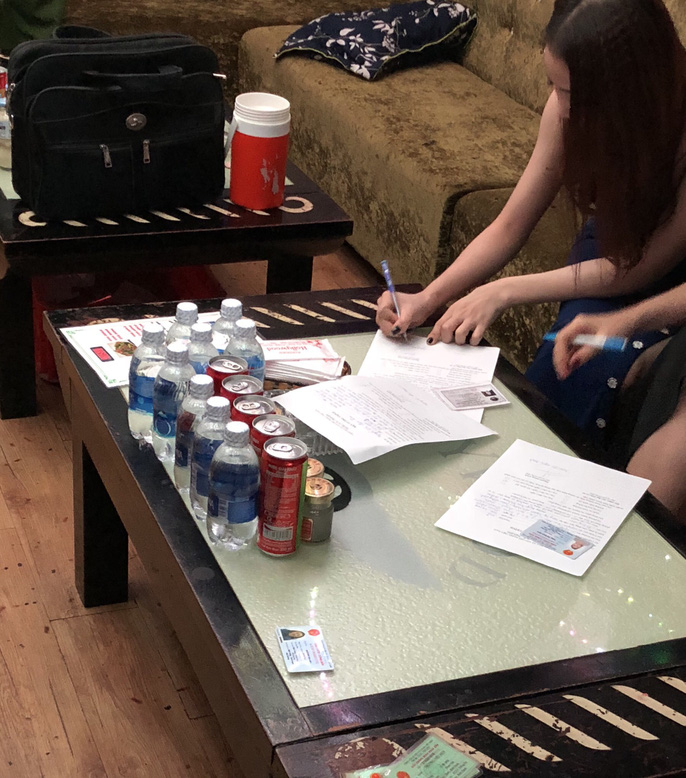 Cận cảnh truy quét nhà hàng thác loạn ở trung tâm Sài Gòn-7