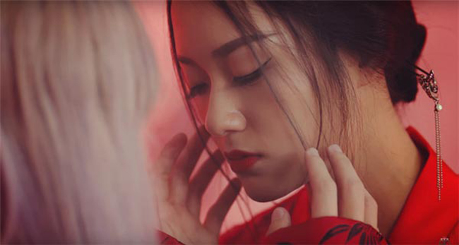 Đặt lên bàn cân những bóng hồng đẹp hết nấc của Sơn Tùng M-TP-15