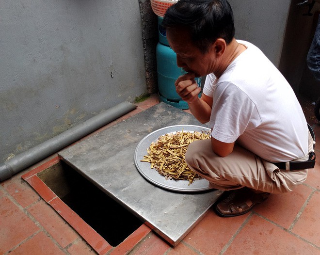 Hà Nội: Hàng nghìn hộ dân hơn 10 năm qua phải ngậm đắng sử dụng nước từ nguồn nước đen, bốc mùi hôi thối-8