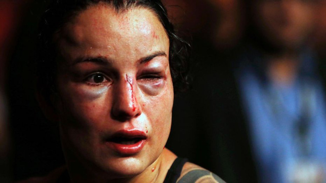 Mỹ nhân xinh đẹp bậc nhất làng võ bị đánh đến biến dạng mặt trong trận tranh đai thế giới-4