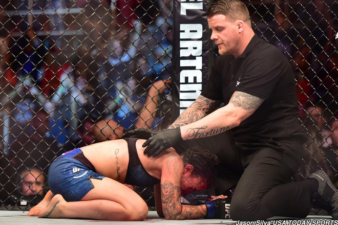 Mỹ nhân xinh đẹp bậc nhất làng võ bị đánh đến biến dạng mặt trong trận tranh đai thế giới-3