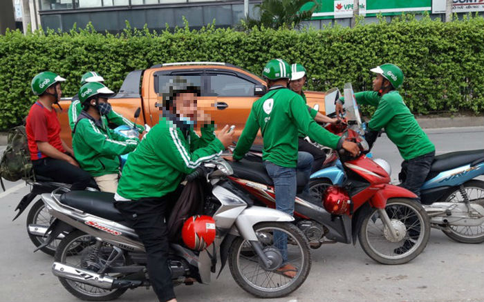 Giả xe ôm công nghệ tung hoành khắp phố-1