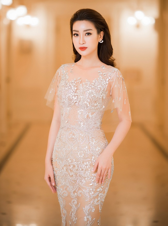 Nhan sắc quyến rũ của Nguyễn Thị Huyền và 4 hoa hậu làm MC-17