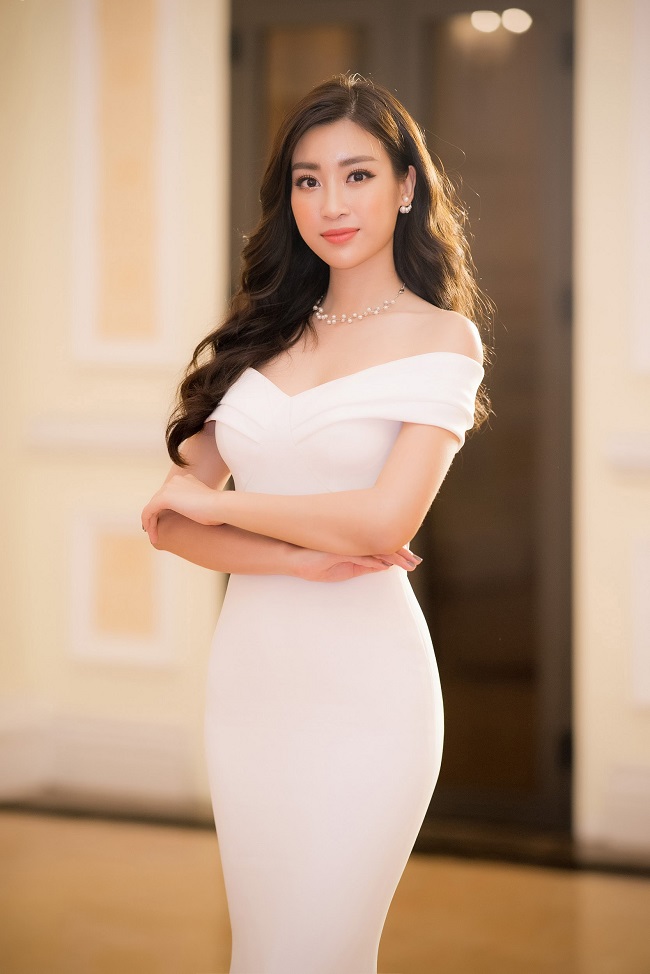 Nhan sắc quyến rũ của Nguyễn Thị Huyền và 4 hoa hậu làm MC-16