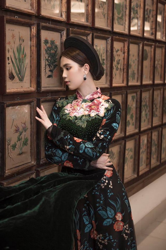 Không phải cứ mặc đồ gợi cảm mới đẹp, Ngọc Trinh diện áo dài vẫn thần thái đỉnh cao-14