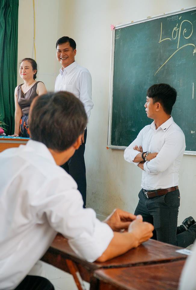 Bộ ảnh kỷ yếu đặc biệt: 20 năm sau ngày ra trường, cả lớp vẫn họp mặt với gần đủ sĩ số!-12