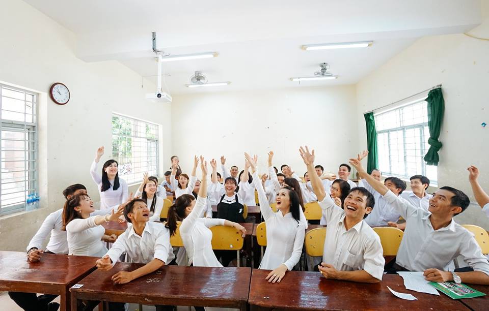 Bộ ảnh kỷ yếu đặc biệt: 20 năm sau ngày ra trường, cả lớp vẫn họp mặt với gần đủ sĩ số!-7