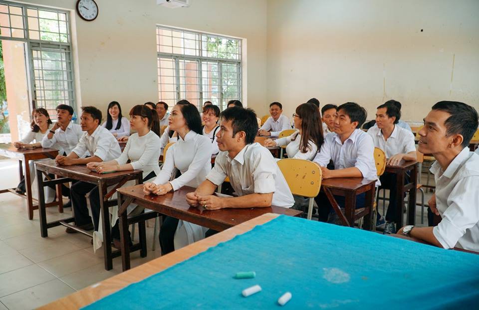 Bộ ảnh kỷ yếu đặc biệt: 20 năm sau ngày ra trường, cả lớp vẫn họp mặt với gần đủ sĩ số!-11