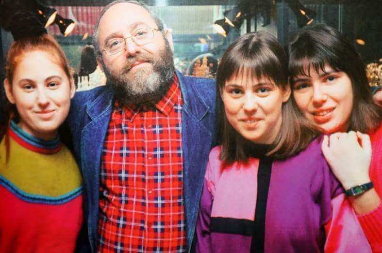 Ông bố lấy 3 con làm thí nghiệm nuôi trồng thiên tài” trong 30 năm chấn động thế giới-2