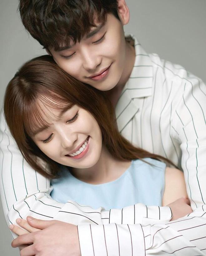 Lý do bất ngờ khiến vợ chồng càng chung sống lâu càng có ngoại hình giống nhau-1