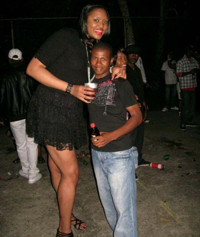 Cư dân mạng ngỡ ngàng với các cặp đôi đũa lệch-10