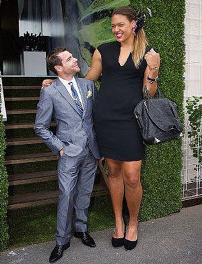 Cư dân mạng ngỡ ngàng với các cặp đôi đũa lệch-14