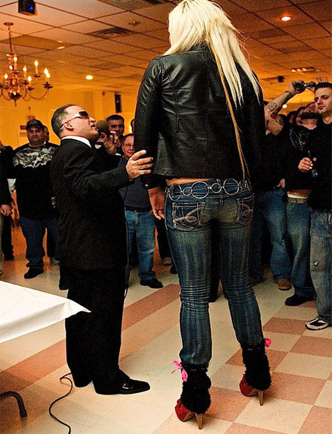 Cư dân mạng ngỡ ngàng với các cặp đôi đũa lệch-6