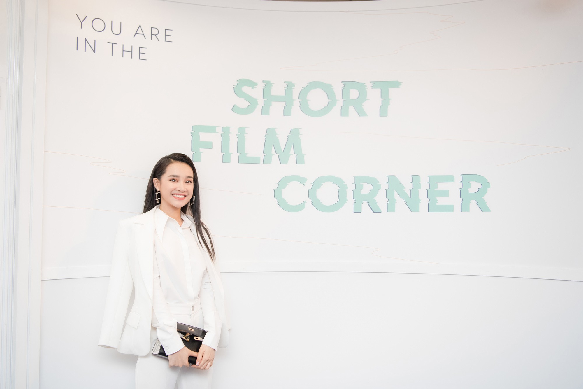 Sau lùm xùm tình ái, Nhã Phương lấy lại thần thái rạng rỡ khi xuất hiện tại Cannes-5