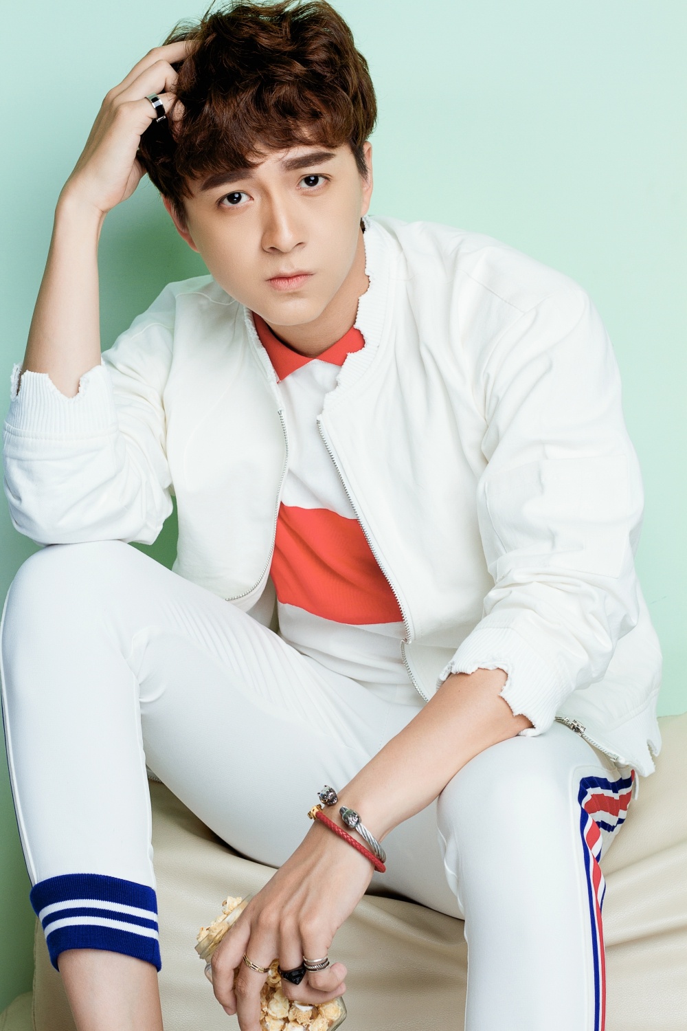 Đâu là những sao nam mãi không chịu già của showbiz Việt?-18